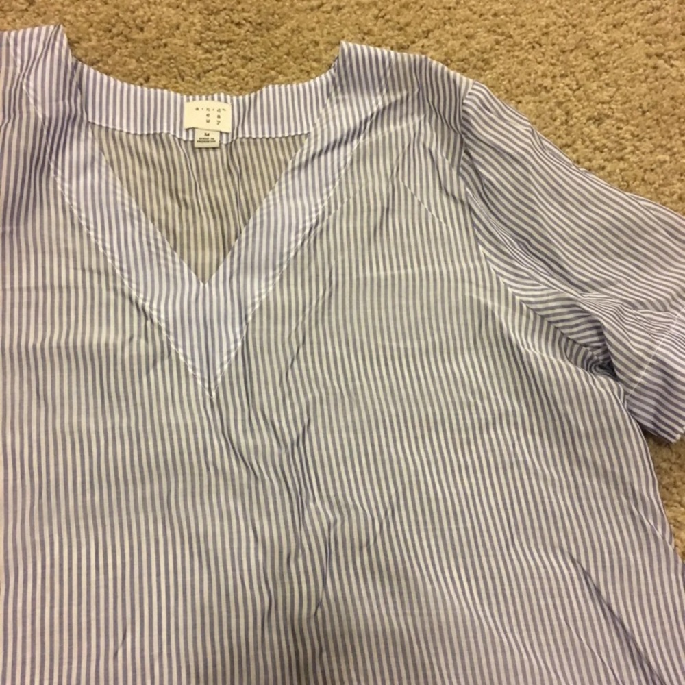 Striped blouse! - Picture 2 of 2